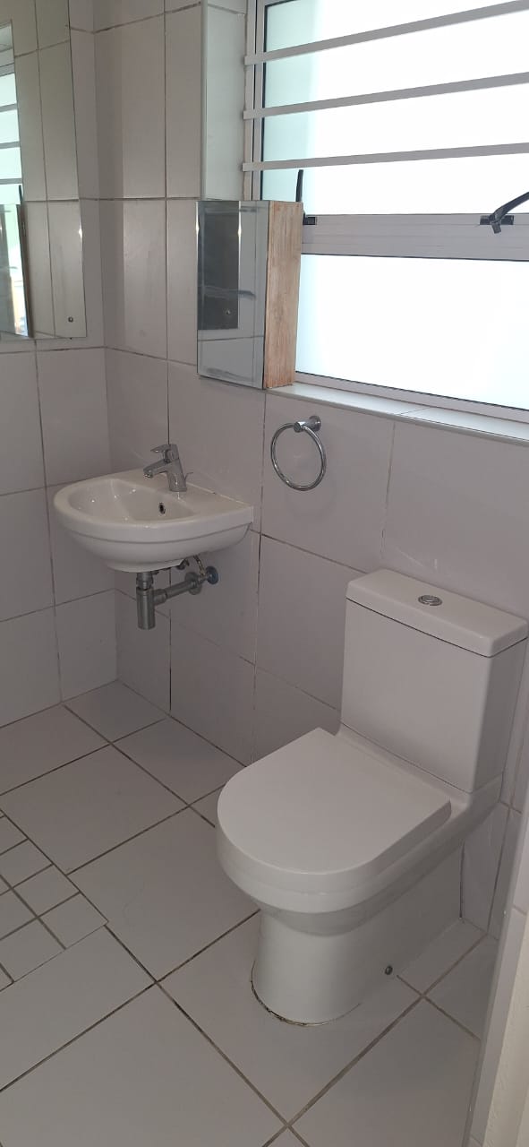 To Let 1 Bedroom Property for Rent in Vredehoek Western Cape
